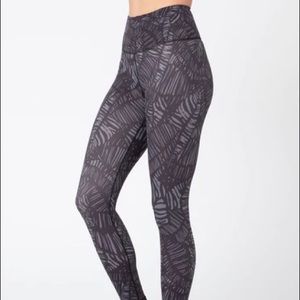 PRICE DROP!! Sol & Mane Mudra leggings